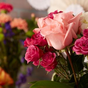 Rose Bouquet Delivery Men's Shop Online at Special Price from Dubai Shopping City 2