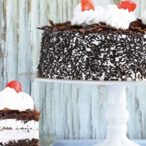 Up To Two Kilograms Of Cake In Choice Of Flavour From Maiya Lounge ♥‿♥ DESSERT Shop Online at Special Price from Dubai Shopping City