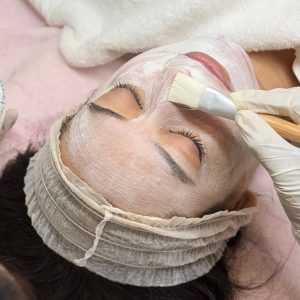 Dr Renaud Facial Or Choice Of Whitening/Diamond/Vitamin Facial Package FACIAL TREATMENTS Shop Online at Special Price from Dubai Shopping City