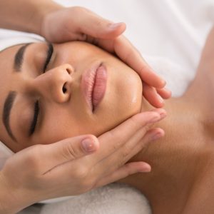 Glowing Skin Awaits With 30 0r 60-Min De-Tan Cleanups & Hydrafacial FACIAL TREATMENTS Shop Online at Special Price from Dubai Shopping City